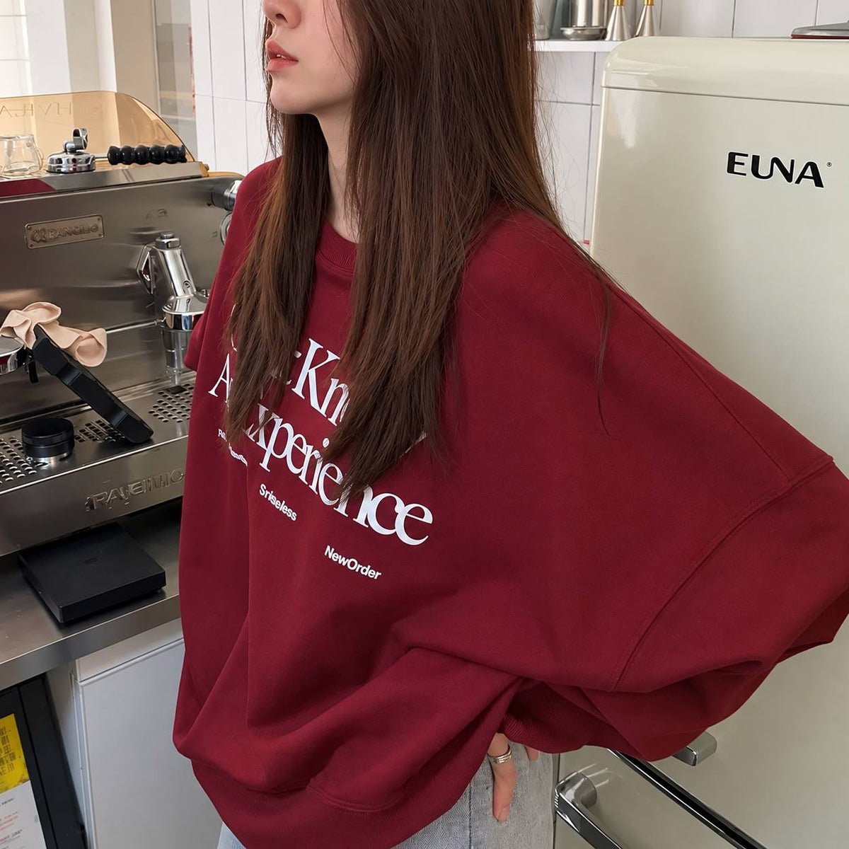Oversized Graphic Crewneck Sweatshirt With Drop Shoulder Sleeves – Burgundy