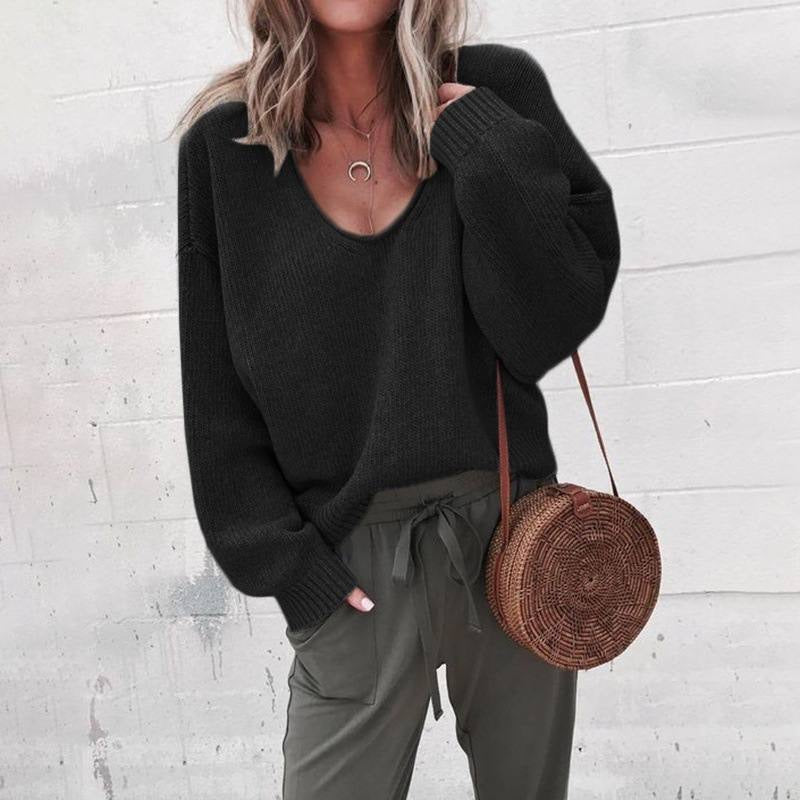Relaxed Scoop Neck Sweater With Ribbed Cuffs – Black