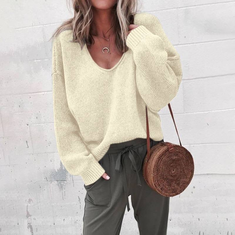 Relaxed Scoop Neck Sweater With Ribbed Cuffs – Cream