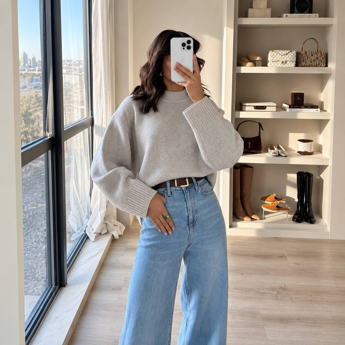 Relaxed Crewneck Sweater With Wide Ribbed Cuffs – Light Grey
