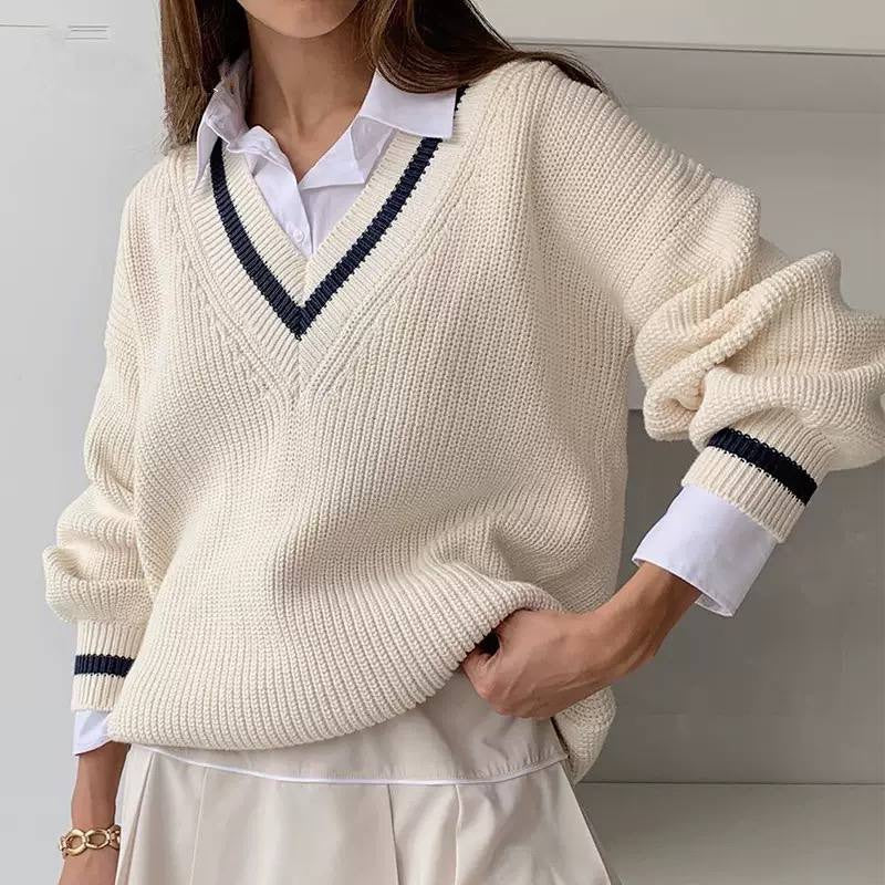 Relaxed V-Neck Knit Sweater With Contrast Trim – Cream