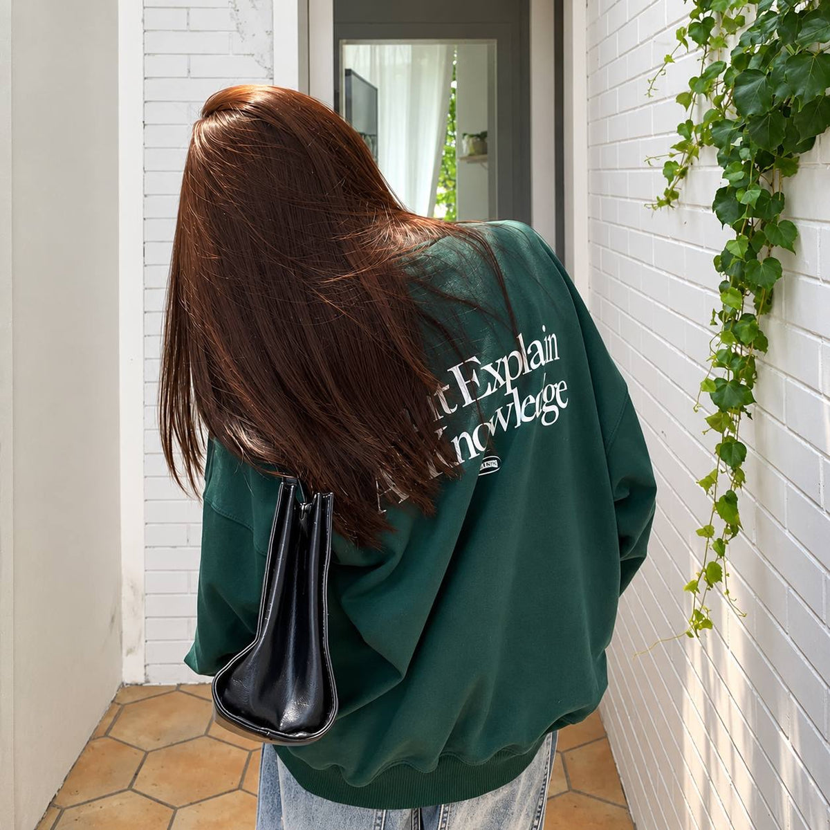 Oversized Graphic Crewneck Sweatshirt With Drop Shoulder Sleeves – Dark Green