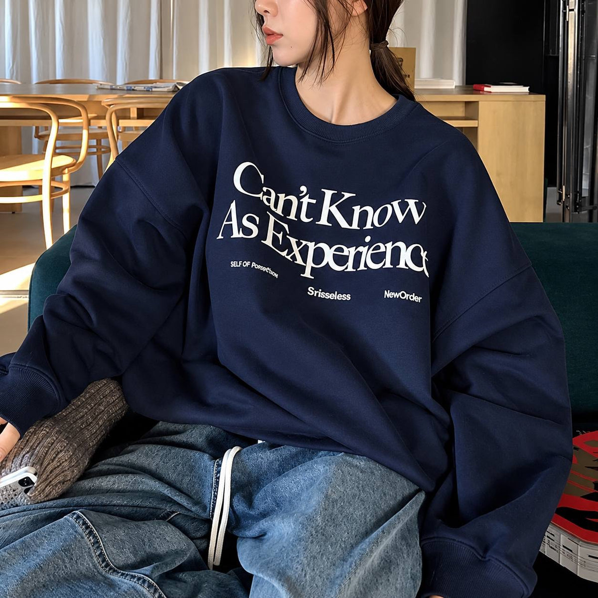 Oversized Graphic Crewneck Sweatshirt With Drop Shoulder Sleeves – Navy