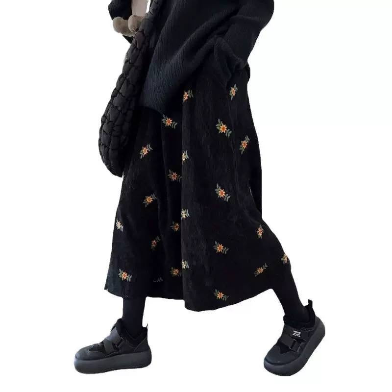 Floral A-Line Midi Skirt With Elastic Waist – Black Floral