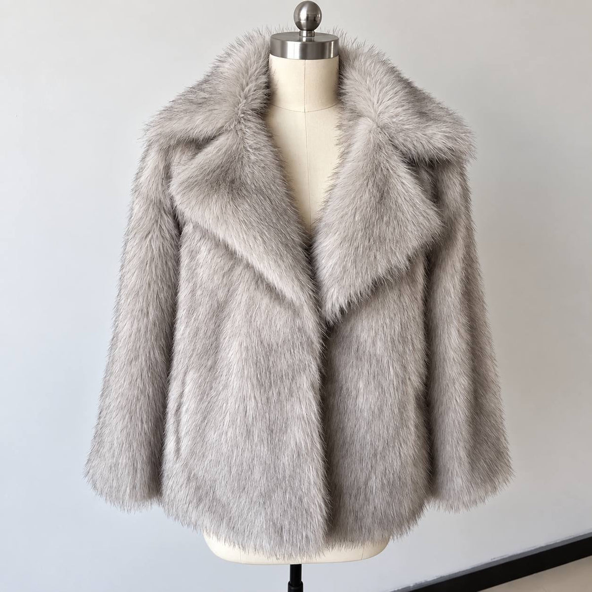 Oversized Textured Coat With Wide Lapels and Long Sleeves – Light Grey