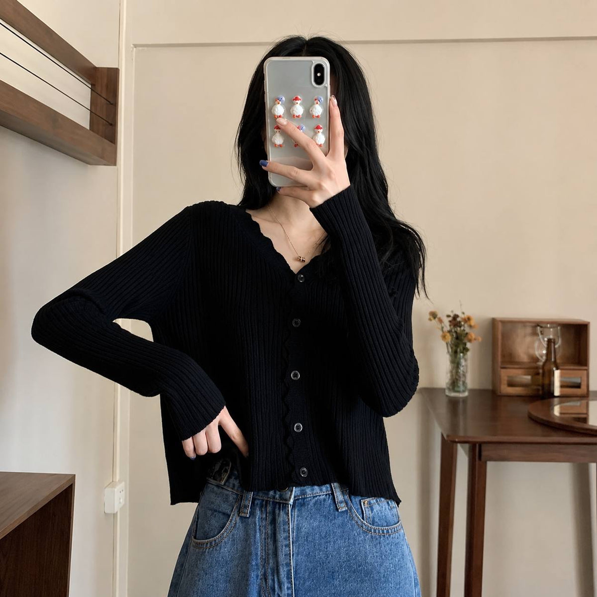 Scalloped V-Neck Ribbed Button-Front Cardigan With Long Sleeves – Black