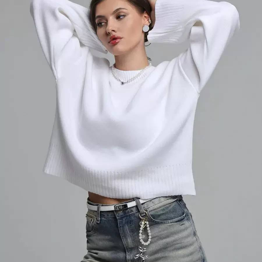 Relaxed Crewneck Sweater With Dropped Shoulders and Ribbed Cuffs – White